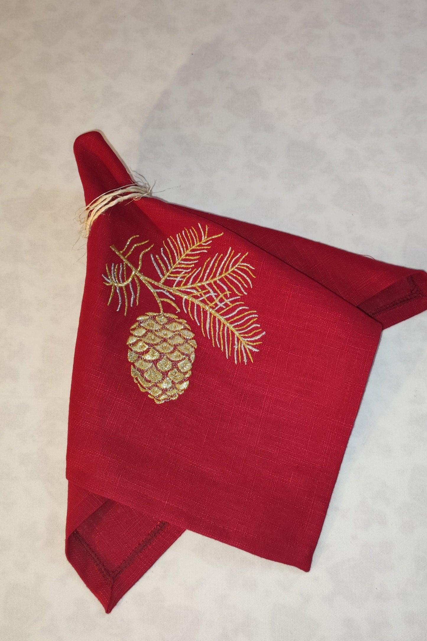 Vánoční lněný ubrousek - Zlatá šiška